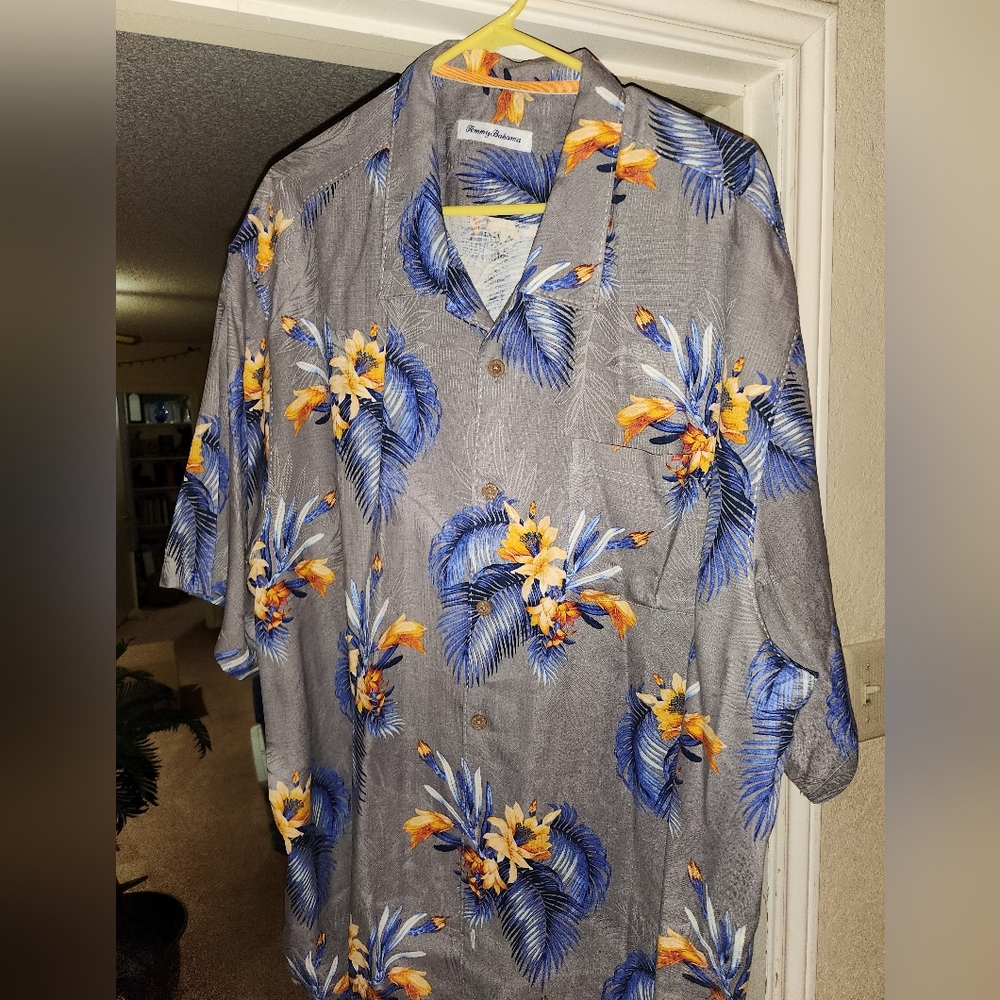 XXLB TOMMY BAHAMA HAWAIN SHIRT WORN ONCE